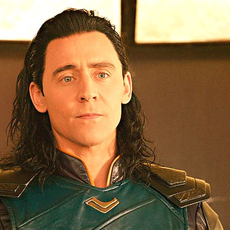 Marvel References, Loki Gif, Loki God Of Mischief, Thomas William Hiddleston, Loki Marvel, Loki Thor, Loki Laufeyson, Tom Hiddleston Loki, Avengers Assemble