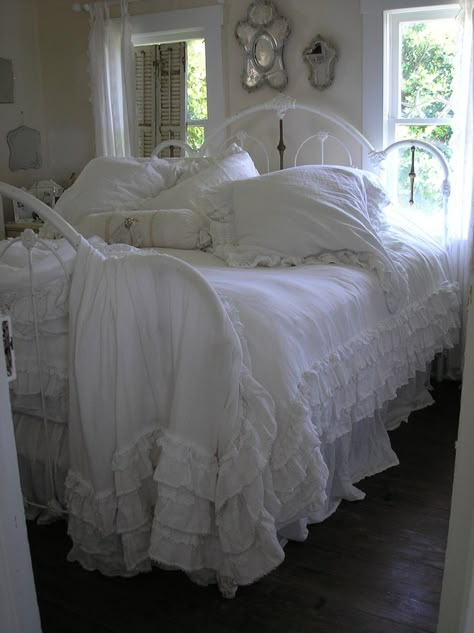 white shabby chic bedding | White ruffled shabby chic bed sheets with white bed ... | My Someday ... Rustic Shabby Chic Bedroom, Camera Shabby Chic, Shabby Chic Decor Bedroom, Iron Beds, Chic Bedrooms, Shabby Chic Interiors, Shabby Chic Bedroom, Shabby Chic Bedrooms, Dreamy Bedrooms