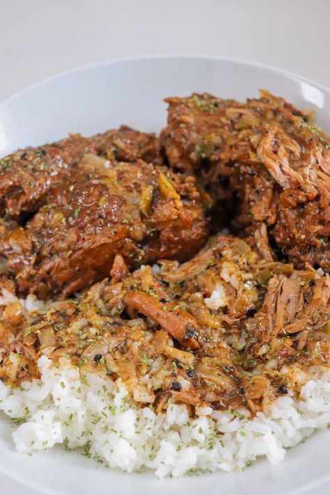 Smothered Turkey Necks: An Overlooked Treasure - Meals By Alden B Smothered Turkey Necks, Chitterlings Recipe Soul Food, Chitterlings Recipe, Turkey Neck Recipe, Ox Tails, Smothered Turkey, Turkey Neck, Using A Pressure Cooker, Chicken Dinners