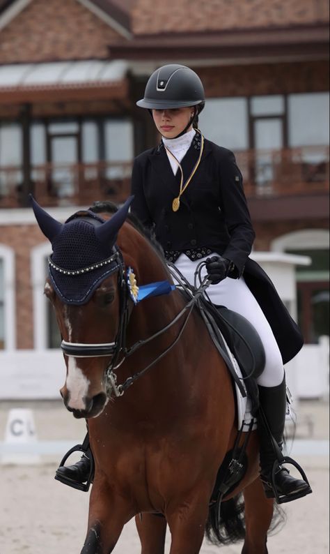 Competition Aesthetic, Horse Riding Girl, Dressage Competition, Horse Competition, Horseback Riding Outfits, Horse Club, Riding Outfits, Gorgeous Horses, Horse Aesthetic