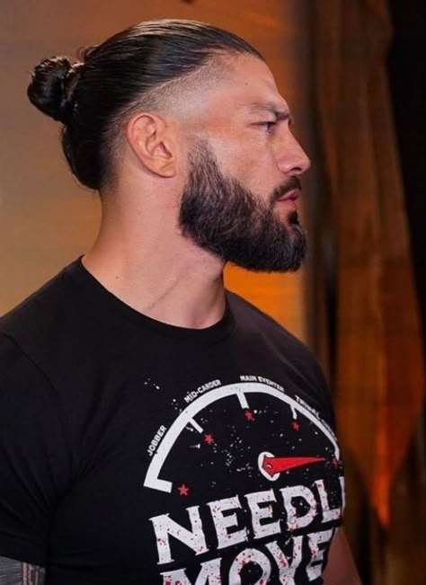 Roman Reigns Workout, Reign Hairstyles, Man Bun Haircut, Roman Reighns, Roman Wwe, Husband Hair, Roman Reigns Smile, Mohawk Hairstyles Men, Roman Reigns Shirtless