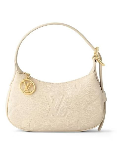 Gender: Women Brand: LOUIS VUITTON Product Name: Mini Moon Cream M82519 Bags Alora Code: 83196409 Origin: France Designer Style ID M82519 Dream Purse, Mini Designer Bags, Brands Bags, Cream Bag, Designer Bags Louis Vuitton, Trendy Purses, My Style Bags, Luxury Bags Collection, Pretty Jewelry Necklaces