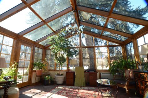 Glass Roof Garden, Window Ceiling Glass Roof, Mystical Cottage, Dream Sunroom, Sunroom Window Treatments, Spa Deck, Glass Sunroom, Plant Architecture, Outdoor Sunroom