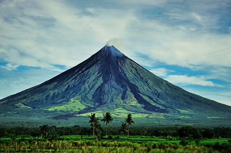 Alert level raised on Philippines Mayon volcano, after volcano exhibits ‘abnormal behavior’ Mayon Volcano, Volcanic Mountains, Geometry In Nature, Active Volcano, Philippines Travel, Asia Travel, Natural Wonders, Volcano, Brunei