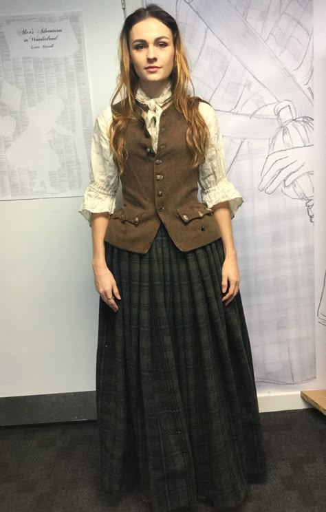 1800s Irish Clothing, Brianna Outlander Outfit, Brianna Fraser Outfit, Outlander Fashion, Hobbit Fashion, Outlander Aesthetic, Little Women Costumes, Brianna Fraser, Sophie Skelton