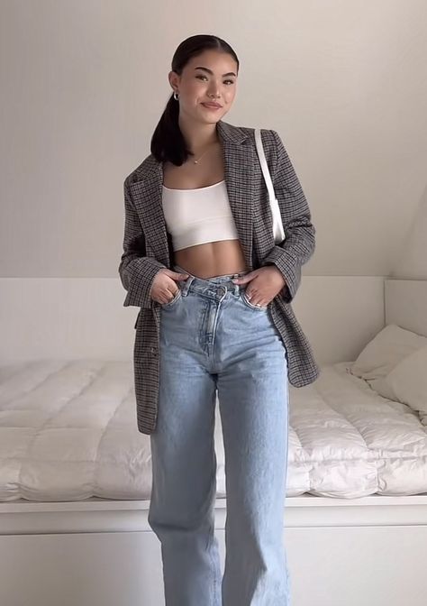 Blazer Outfit Summer, Korean Spring Outfits, Soft Feminine Outfits, Trendy Outfit Inspo, Spring Jeans, Casual College Outfits, Uni Outfits, Korean Casual Outfits, Blazer Outfit