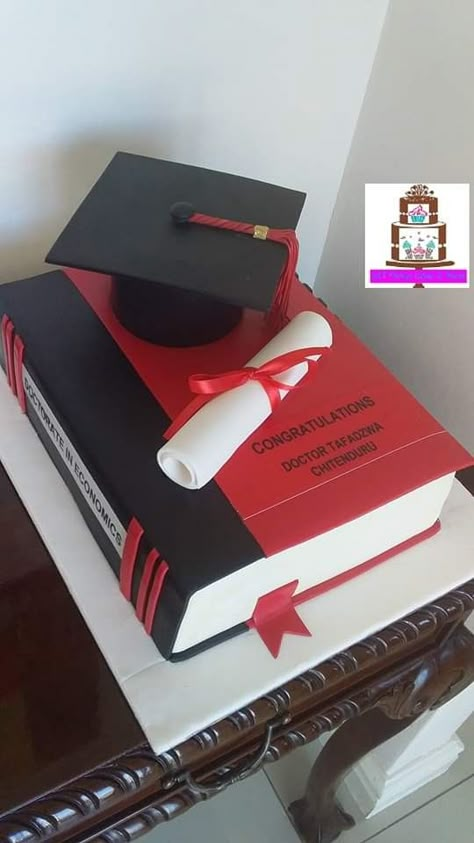 Red Graduation Cakes, Black Graduation Cake, Graduation Cake Ideas, Grad Cake, Black Graduation, Junior Prom, Jr Prom, Graduation Cake, Graduation Cakes