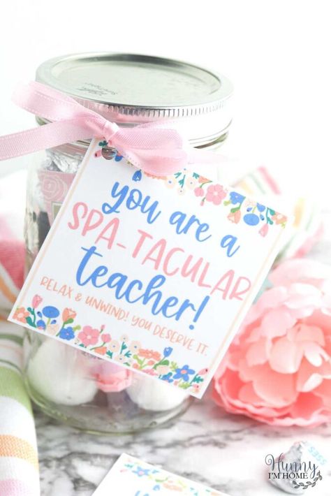 Teacher Spa Gift, Trendy Crafts, Paper Flowers Easy, Gift In A Jar, Teacher Appreciation Diy, Spa Day Gifts, Spa Gift Card, Teachers Appreciation Week Gifts, Appreciation Gifts Diy