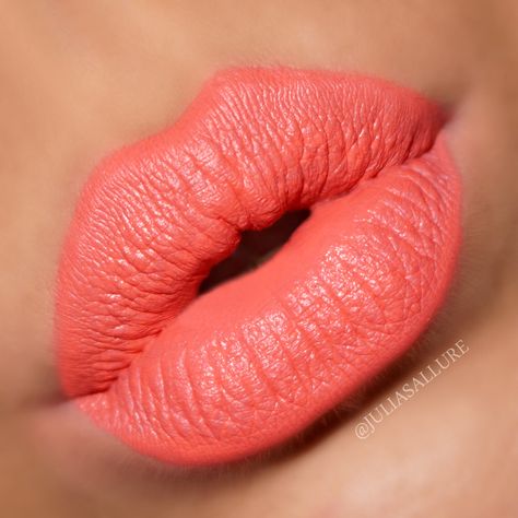 Anastasia Beverly Hills Retro Coral Liquid Lipstick Coral Lipstick Makeup, Woman Lipstick, Pretty Lipstick Colors, Coral Aesthetic, Anastasia Beverly Hills Lipstick, Coral Makeup, Anastasia Beverly Hills Liquid Lipstick, Fall Lipstick, Neutral Lips