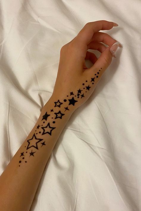 Star Tattoo Sleeve For Men, Cute Cheap Tattoo Ideas, Star Tattoo On Hand For Women, Stars Henna Design, Star Hand Tats, Star Hand Doodles, Star Tattoo Arm Sleeve, Star Tattoo Sleeve Women, Star Drawing On Hand