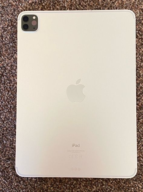 New IPad Pro 2020 Ipad 13 Pro, Ipad Pro Aesthetic, Iphone Store, Ipad Pro 2020, Pretty School Supplies, Apple Pro, Stationery Obsession, Apple Watch Fashion, Playstation Controller