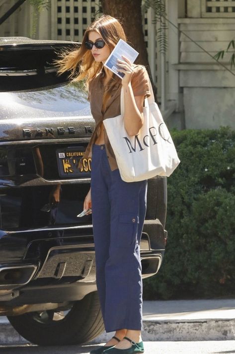 Kaia Gerber Style Street, Kaia Gerber Outfits, Kaia Gerber Street Style, Kaia Gerber Style, September Fashion, Kaia Gerber, Fashion Capsule, Celebrity Look, Marie Claire