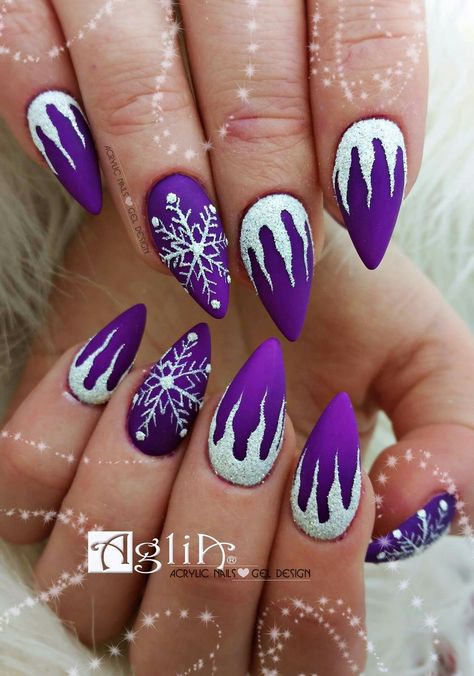 Purple Holiday Nails Winter, Purple Christmas Nails Winter, Dark Purple Christmas Nails, Purple Christmas Nails Acrylic, Purple New Years Nails, Christmas Purple Nails, Neon Christmas Nails, Purple Winter Nail Designs, Purple Snowflake Nails