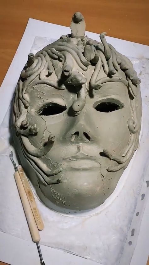 #medusa #handmaid #sculpture #fhtdgzl Ceramics Face Mask, Greek Masks Project, Medusa Mask, Clay Mask Art, Mask Project, Medusa Art, Ceramic Mask, Mask Ideas, Mask Art