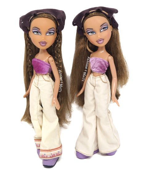 2000s Bratz Aesthetic, Yasmine Bratz, Bratz Doll Costume, Bratz Halloween, Yasmin Bratz, Bratz Halloween Costume, Bratz Doll Makeup, Shoes Boxes, Bratz Outfit