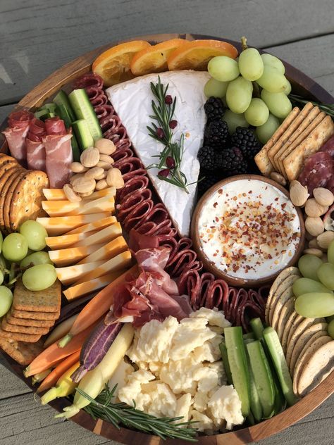 Circle Cheese Board, Mac And Cheese Cottage Cheese, Chacutare Board, Mini Charcuterie Board Ideas, Recipes Grilled Cheese, Freeze Cheese, Frosting Cream Cheese, Pimento Cheese Recipe, Recipes Cheesecake