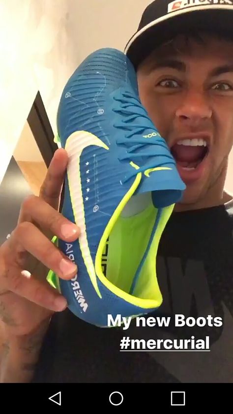 Neymar Shoes, Neymar Boots, Neymar Injury, Soccer Neymar, Soccer Clothes, Love You Babe, Yellow Boots, Foot Ball, Neymar Jr