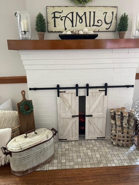 Barndoor Fireplace Cover, Fireplace Barn Doors Ideas, Barn Door Fireplace Cover, Fireplace Barn Doors, Barn Door Fireplace, Fire Mantel, Lakehouse Ideas, Older Homes, Fireplace Designs