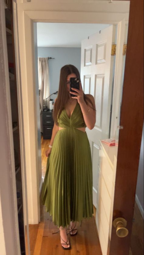 Midsize Dress Wedding Guest, Irish Wedding Guest Outfit, Abercrombie Wedding Guest Dress, Forest Wedding Guest Outfit, Curvy Wedding Guest Dress, Olive Green Wedding Guest Dress, Midsize Dresses Wedding Guest, Green Wedding Dress Guest, Mid Size Wedding Guest Dress