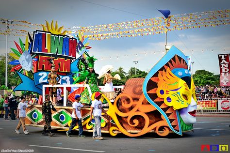 Rammmpa!: Aliwan Fiesta 2013 - Festival Floats Winners Float Parade Ideas, Mardi Gras Float Ideas, Dinagyang Festival, Pride Float, Disco Fancy Dress, Masskara Festival, Sinulog Festival, Mardi Gras Float, Travel Philippines