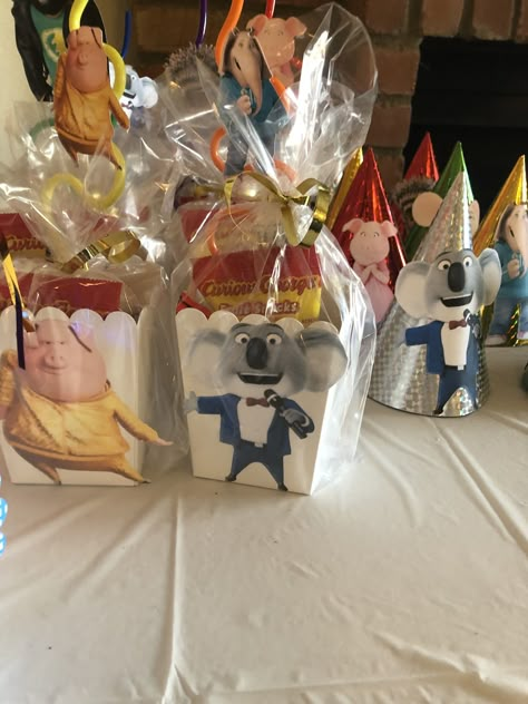 Sing Party Favors, Sing 2 Birthday Party Decorations, Sing The Movie Birthday Party Ideas, Sing Party Ideas, 2nd Birthday Party Food, Sing 2 Birthday Party, Sing Birthday Party Ideas, Movie Birthday Theme, Sing Party