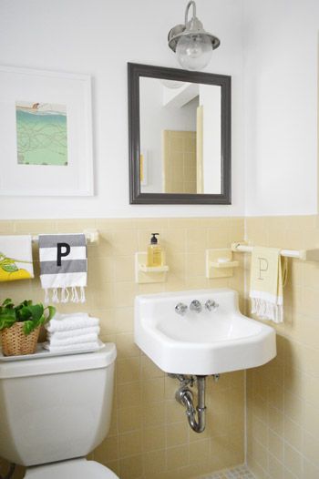 Home for my yellow 1950's bathroom  @Sherry @ Young House Love Yellow Tile Bathroom, Yellow Bathroom Tiles, Rental Bathroom, Yellow Tile, Retro Bathrooms, Young House Love, Bad Inspiration, Bathroom Paint Colors, Yellow Bathrooms