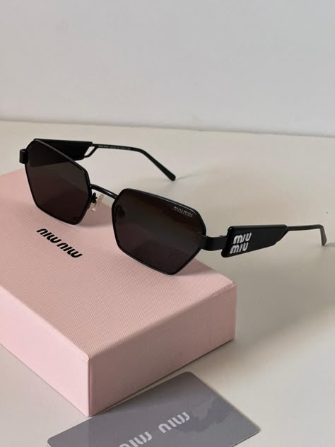 Luxury Trendy Glass Sunglasses, Sunglasses Collection Aesthetic, Sunglasses Miumiu, Elegant Luxury Miu Miu Sunglasses, Optician Marketing, Luxury Designer Miu Miu Sunglasses, Pretty Sunglasses, Classy Glasses, Mens Glasses Fashion