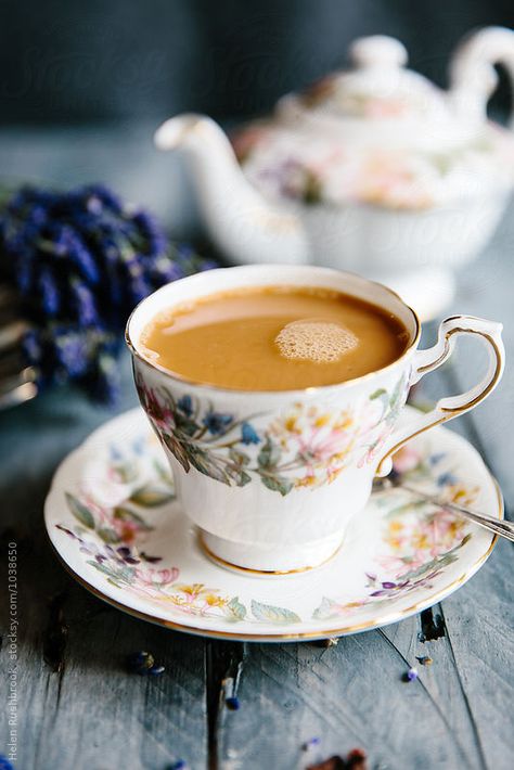 Chai tea brewed with lavender, cloves, cardamon, cinnamon and ginger and sweetened with maple syrup. Cuppa Tea, Tea Break, Morning Tea, Chai Tea, Tea Art, A Cup Of Coffee, Brewing Tea, Coffee Love, Tea Recipes