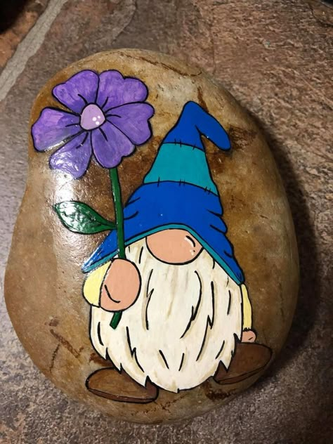 141 Inspiring Rock Painting Ideas - Get Started Now! Rock Painted Knomes, Rock Painting Ideas Gnomes, Gnomes Painted On Rocks, Rock Painting Gnomes, Gnomes On Rocks, Gnome Rock Painting, Easy Rock Painting Ideas, Easy Rock Painting, Inspirational Rocks