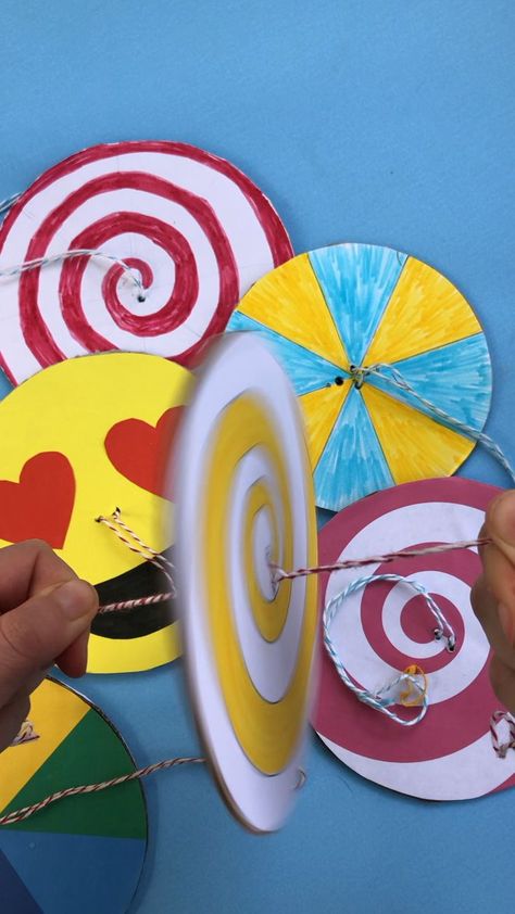 Diy Craft Games, Paper Spinners For Kids, Paper Spinner Craft, Paper Spinner Toy, Diy Paper Spinner, Steam Art Projects, Diy Spinner, Spinner Craft, Diy Toys For Kids