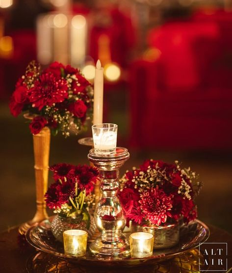 Table Decor Indian Wedding, Maroon Reception Decor, Red Reception Stage, Red And Gold Indian Wedding Decor, Red Sangeet Decor, Indian Wedding Table Centerpieces, Red Indian Wedding Decor, Sangeet Centerpieces, Mehndi Centerpieces