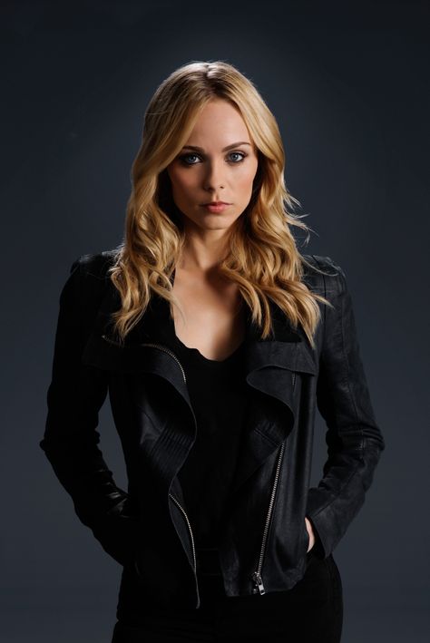 Laura Vandervoort pictures and photos Elena Michaels, Bitten Tv Show, Female Werewolf, Female Werewolves, Melissa Supergirl, Laura Vandervoort, Blonde Actresses, Kristin Kreuk, Fav Celebrities