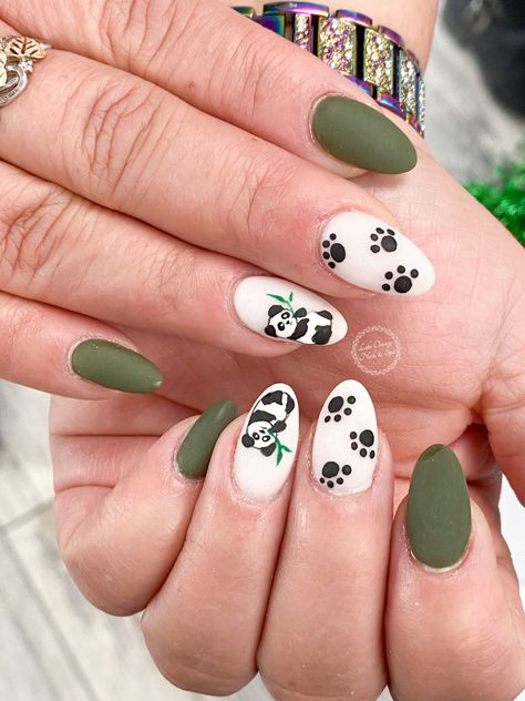 Cute Nails Animals, Cute Panda Nail Art, Animal Gel Nails, Nail Designs Animals, Panda Nails Designs, Panda Nail Art Design, Cute Animal Nails, Nails Ideas For Fall, Panda Nails