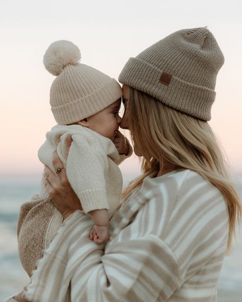 Annie, Luke and Bambi ✨ the sweetest family of three. I’m in love with their close bond, the winter skies and the peace that comes with an outdoor session. There’s something so calming about watching the sun go down✨ #gympiephotographer #gympie #sunshinecoastphotographer #sunshinecoast #newbornphotography #sunshinecoastnewbornphotographer #sunshinecoastfamilyphotographer Beach Family Christmas Photos, Winter Beach Family Photoshoot, Beach Christmas Pictures Family, Family Christmas Beach Pictures, Christmas Photos On The Beach, Winter Beach Photoshoot Family, Christmas Beach Photoshoot, Winter Beach Family Photos, Outdoor Winter Family Photos