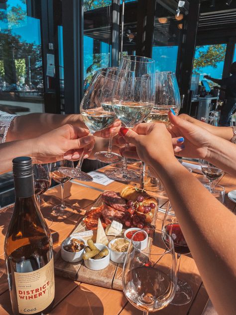 Aesthetic photo of girls holding wine glasses for happy hour with pretty nails Outdoor Aethstetic, Wine Tasting Friends, California Wine Country Aesthetic, Fall Winery Aesthetic, Bachelorette Party Winery Outfit, Birthday At Winery, Wine Tour Pictures, Wine And Dine Outfits, Wine Tasting Party Aesthetic