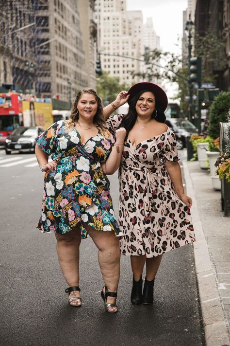 Leah Stanley (voluptuousleah) & Stephanie Mallick (bellabombshel) Hipster Grunge, Look Plus Size, Moda Plus, Plus Size Fashion For Women, Fashion Gallery, Fashion Week Street Style, Look Plus, Looks Vintage, Curvy Fashion