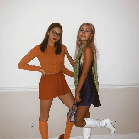 Bestie Costumes, Emily Skinner, Sparkly Halloween, Lilia Buckingham, Daphne Costume, Cosplay Cosplay, Hallowen Costume, Halloween Countdown, College Halloween