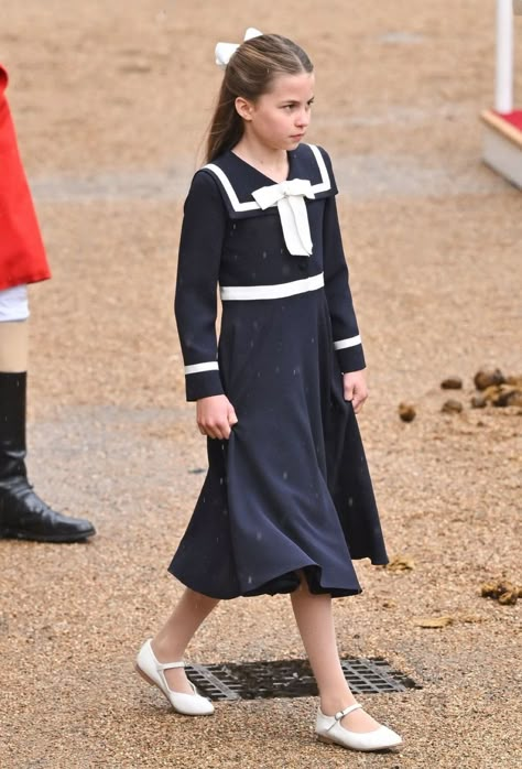 Charlotte Windsor, Princess Charlotte Dresses, Prince Charlotte, Palace Balcony, Princesa Margaret, Princesa Charlotte, Looks Kate Middleton, Prins William, Princesa Real