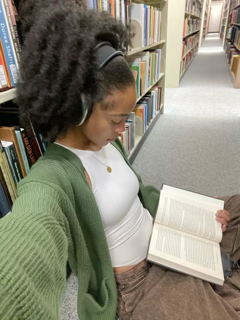 Reading At Library Aesthetic, Book Girl Aesthetic Black Women, My Lifestyle Aesthetic, Top Of My Class Aesthetic, Leading Lady Aesthetic, Better Self Aesthetic, 2025 Black Woman, Black Women Femininity Aesthetic, Hosting Era Aesthetic