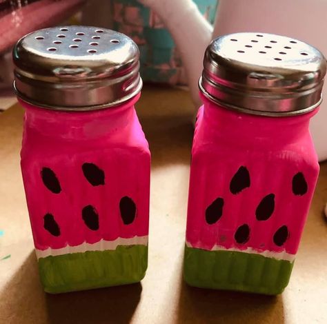 dollar tree-salt and pepper shakers-makeover-pink-green-watermelon-home -decor Dollar Tree Salt And Pepper Shakers Diy, Salt And Pepper Shakers Crafts, Salt And Pepper Shakers Diy, Salt Pepper Shakers Design, Shakers Diy, Watermelon Painting, Upcycle Crafts, Upcycle Crafts Diy, Green Watermelon