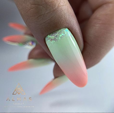 Nail Decor, Airbrush Nails, Gel Nails Diy, Ombre Nail Designs, Soft Nails, Trendy Nail Art, Pretty Nail Art, Nail Designs Glitter, Rhinestone Nails