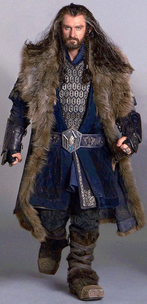 Thorin Oakenshield Cosplay, Thorin Oakenshield Costume, Middle Earth Fashion, Lord Of The Rings Armor, Lotr Dwarves Aesthetic, Dwarves Hobbit, Dwarves The Hobbit, Dwarves Aesthetic, Thorin Cosplay