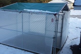 Winterproof Your Dog Kennel - Instructables Micro Homestead, Dog Kennel Roof, Outdoor Dog Area, Dog Kennel Outside, Kennel Ideas, Dog Pens, Dog Kennel Cover, Dog Shelter, Kennel Cover