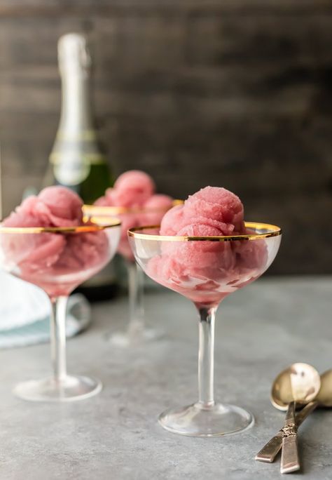 Watermelon Granita, Frozen Recipes, Champagne Sorbet, Weight Watcher Desserts, Sorbet Recipes, Low Carb Dessert, Gin Fizz, Frozen Cranberries, Köstliche Desserts