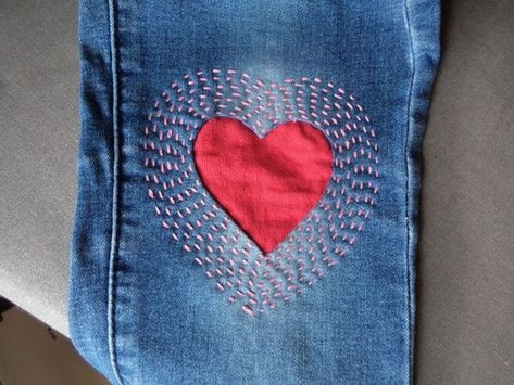 A small gallery of Visible Mending - The Craft of Clothes Mending Matters, Visible Mending Jeans, Mending Ideas, Sashiko Jeans, Visible Mending Stitches, Sashiko Mending, Small Gallery, Mending Clothes, Embroidery Denim