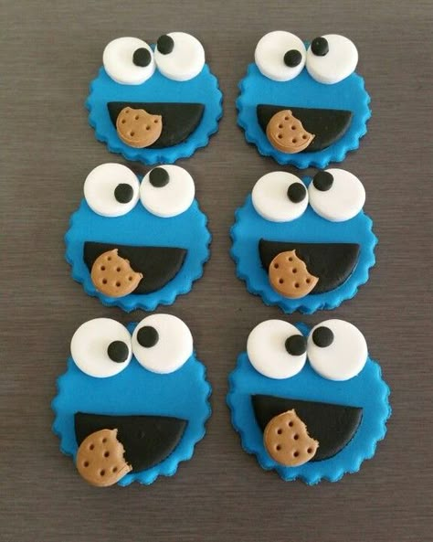 Fondant Cupcake Toppers How To Make, Monster Inc Cupcakes Ideas, Cupcakes With Fondant Toppers, Fondant Cupcake Toppers Birthday, Cookie Monster Cookies Decorated, Fondant Cupcakes Ideas, Fondant Cookies Ideas, Fondant Sugar Cookies, Cupcake Fondant