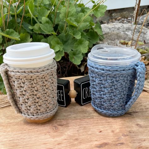 🎉Perk Up Cozy🎉 . It's pattern release day for the #perkupcozy ❤. Are you looking for a quick gift idea? Tired of burning your fingers on that quick cup of Joe? How about need something to soak up the moister from your iced beverage? This is the cozy for you. It is beginner friendly with instructions for this cute handle. . You can find this pattern 50% off in my Etsy and Ravelry shops through the weekend. I am also running a sale on the Brick & Mortar Cozy pattern. . Have you subscribed to my... Crochet Mason Jar Cozy With Handle, Crochet Mug Cozy With Handle, Crochet Coffee Cup Ornament, Crochet Coffee Sleeve With Handle, Crocheted Coffee Cozy Pattern Free, Crochet Coffee Cozy With Handle, Crochet Cup Cozy With Handle, Crochet Patterns Accessories, Crochet Sellable Items