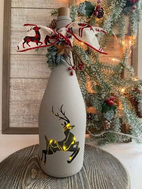 Reindeer Wine Bottle, Christmas Reindeer Lights, Wine Crafts, Reindeer Lights, Painted Bottles, Hand Painted Bottles, Bottle Decoration, Bottle Ideas, Painting Glass