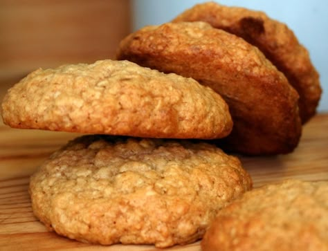 Oat Biscuit Recipe, Yorkshire Recipes, Oaty Biscuits, Biscuit Recipes Dinner, Egg Nutrition, Easy Biscuit Recipe, Anzac Biscuits, Biscuits Easy, Honey And Cinnamon