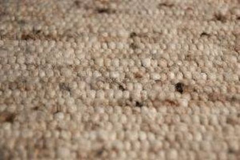 If you are considering remodeling one of your rooms that contains Berber carpet, you should think about dyeing the carpet verses replacing it. This will save you money and give your room a new look like you want. Dyeing the carpet is also a great way cover up any spots in the carpet that faded in the sun. Cream Carpet Bedroom, Baking Soda On Carpet, Dye Carpet, Carpet Cleaning Recipes, Clean Car Carpet, Dry Carpet Cleaning, Carpet Cleaning Business, Deep Carpet Cleaning, Carpet Cleaning Solution